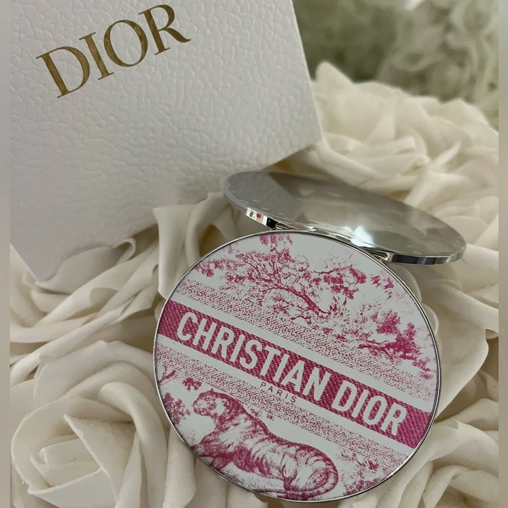 NEW Dior Beauty Pink and White Toile Compact Mirror with gift Box - Picture 3 of 10